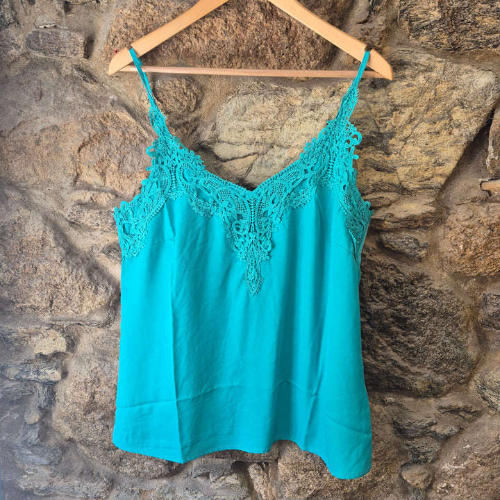 Anna Vest Top