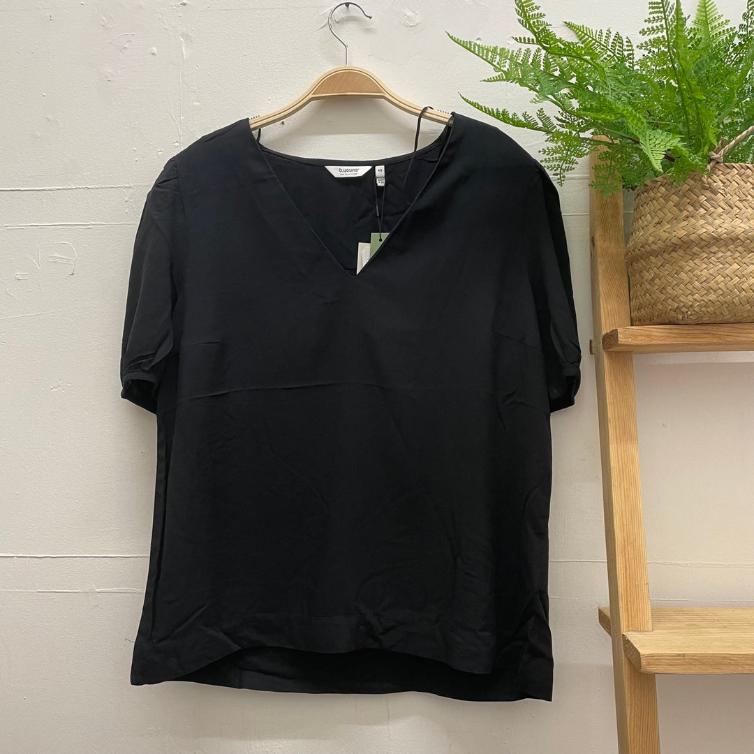 Josa Short Sleeved Blouse - Black