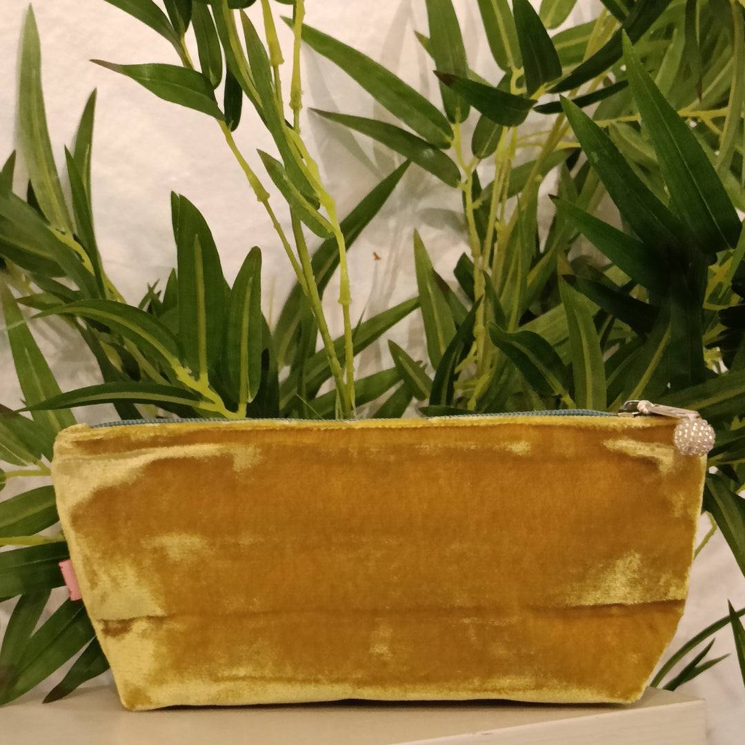 Velvet Short Cosmetic Purse