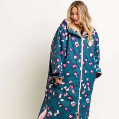 Chinook Changing Robe Leopard Teal