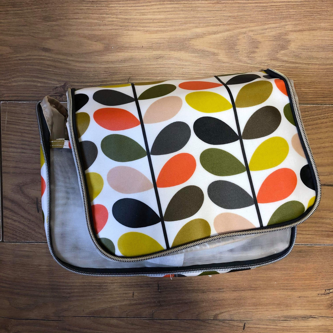 Classic Multi Stem Hanging Wash Bag