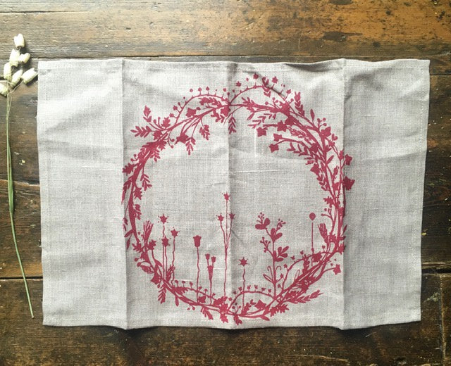 Placemats - Set of Two - Christmas Wreath
