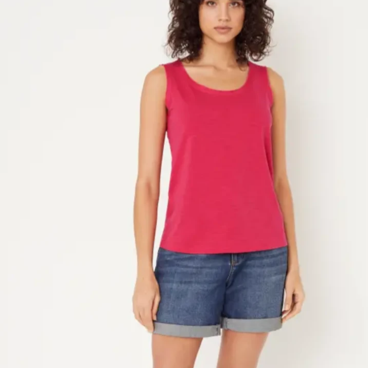 Travels Jersey Vest - Red