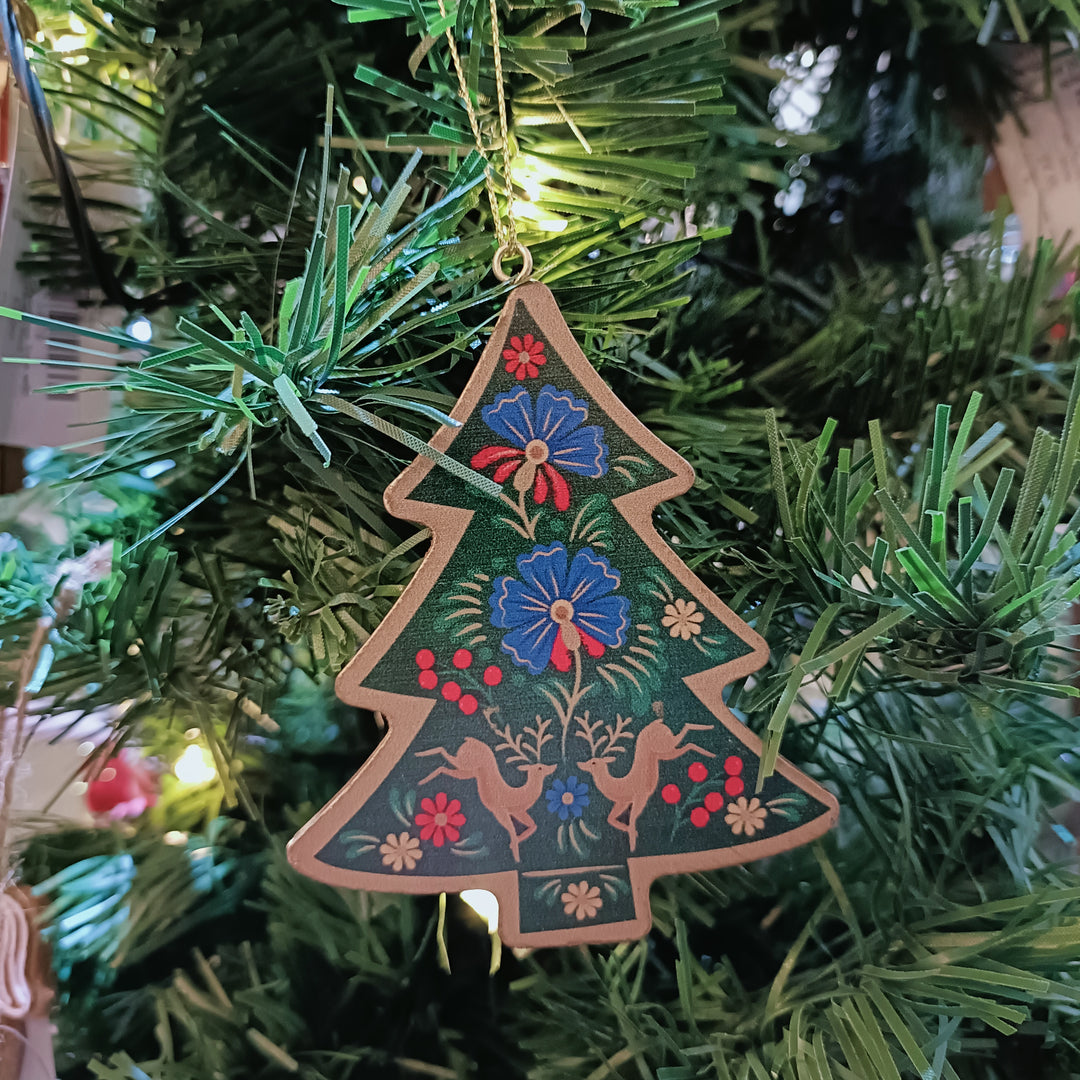 Folk Art Wood Christmas Tree