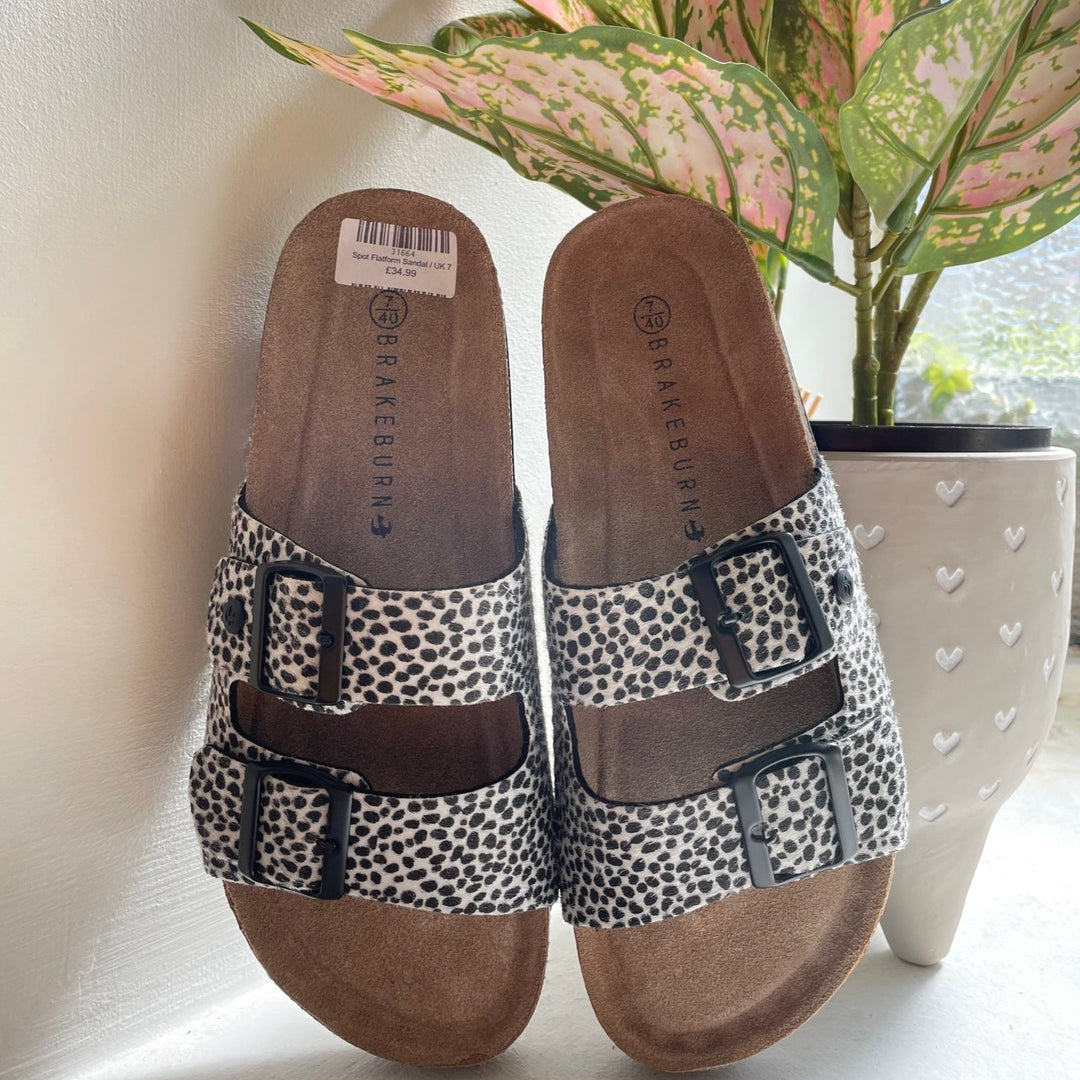 Spot Flatform Sandal
