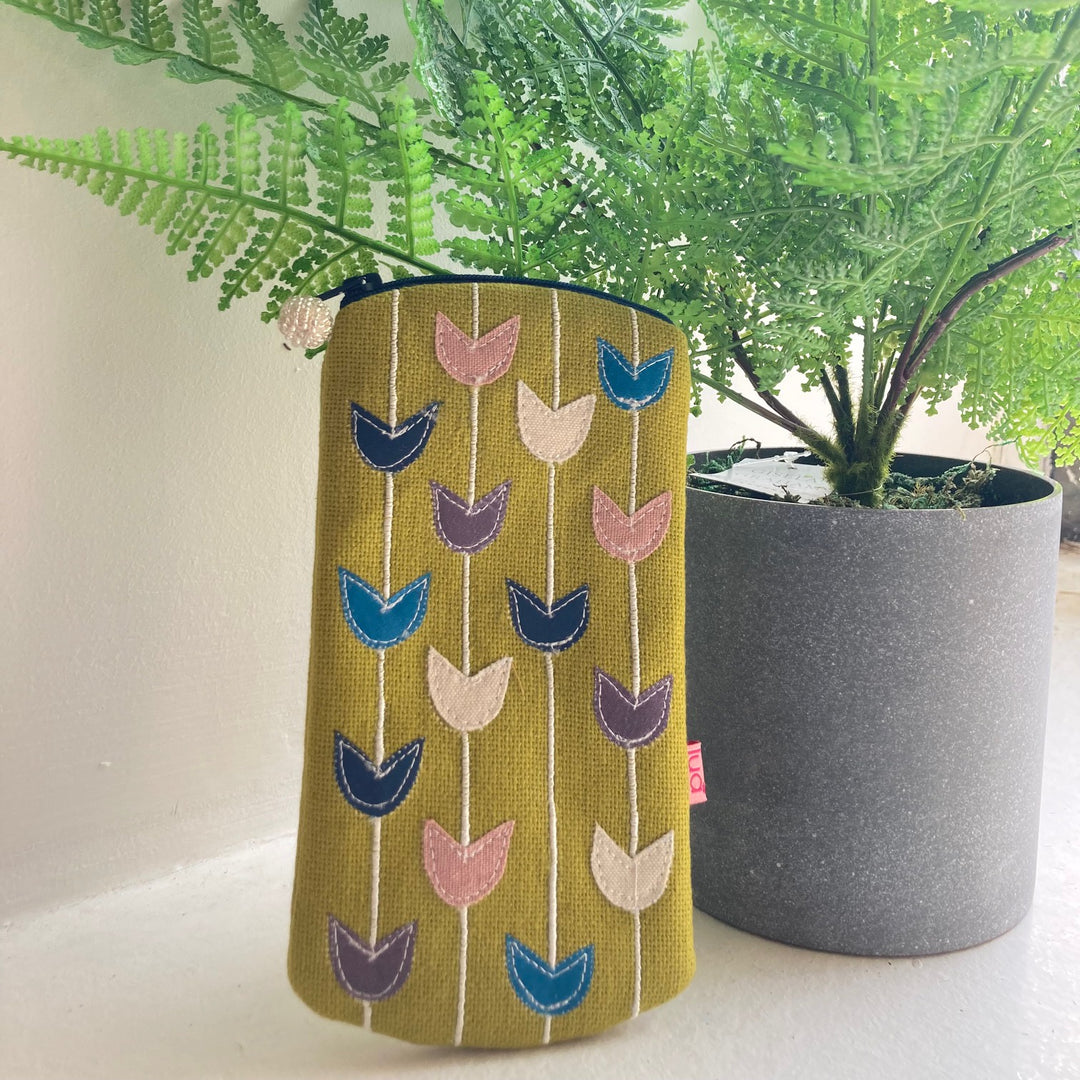 Tulips Glasses Purse