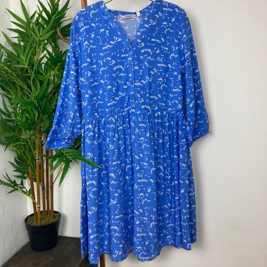 MMjoella V Neck Dress