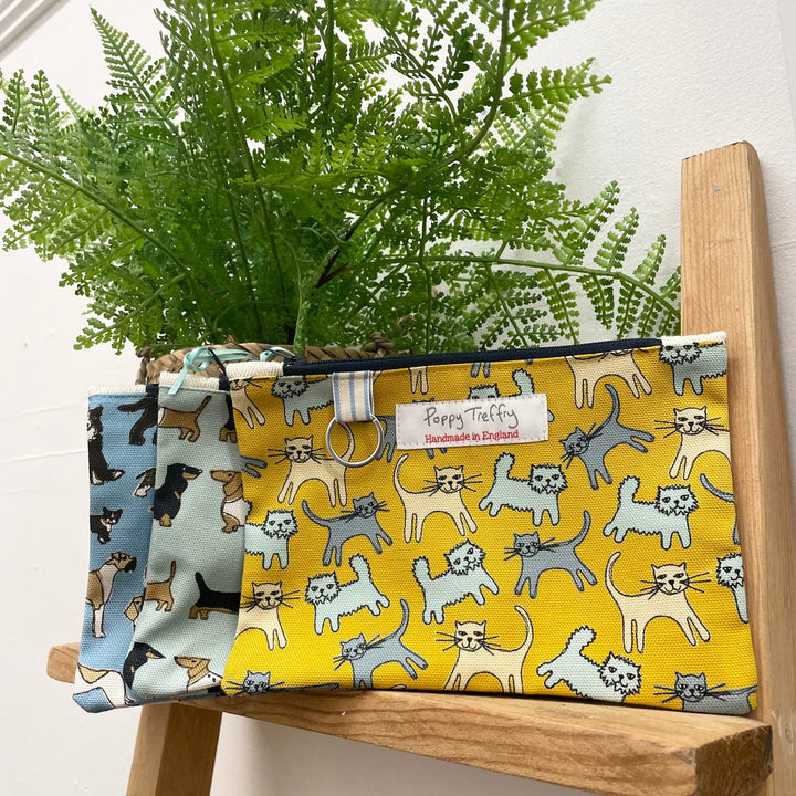 Flat Purse with Keyring