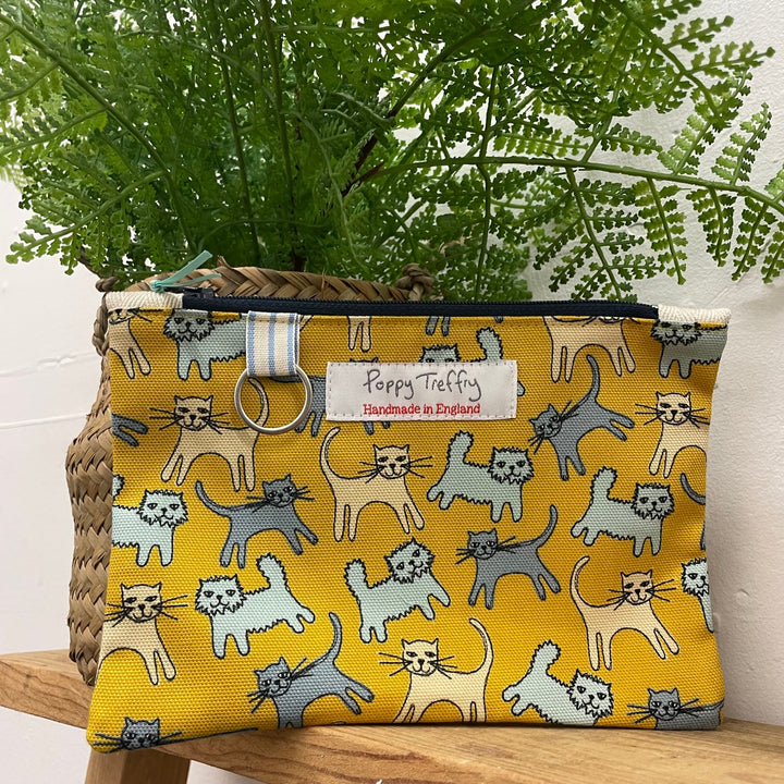 Flat Purse with Keyring