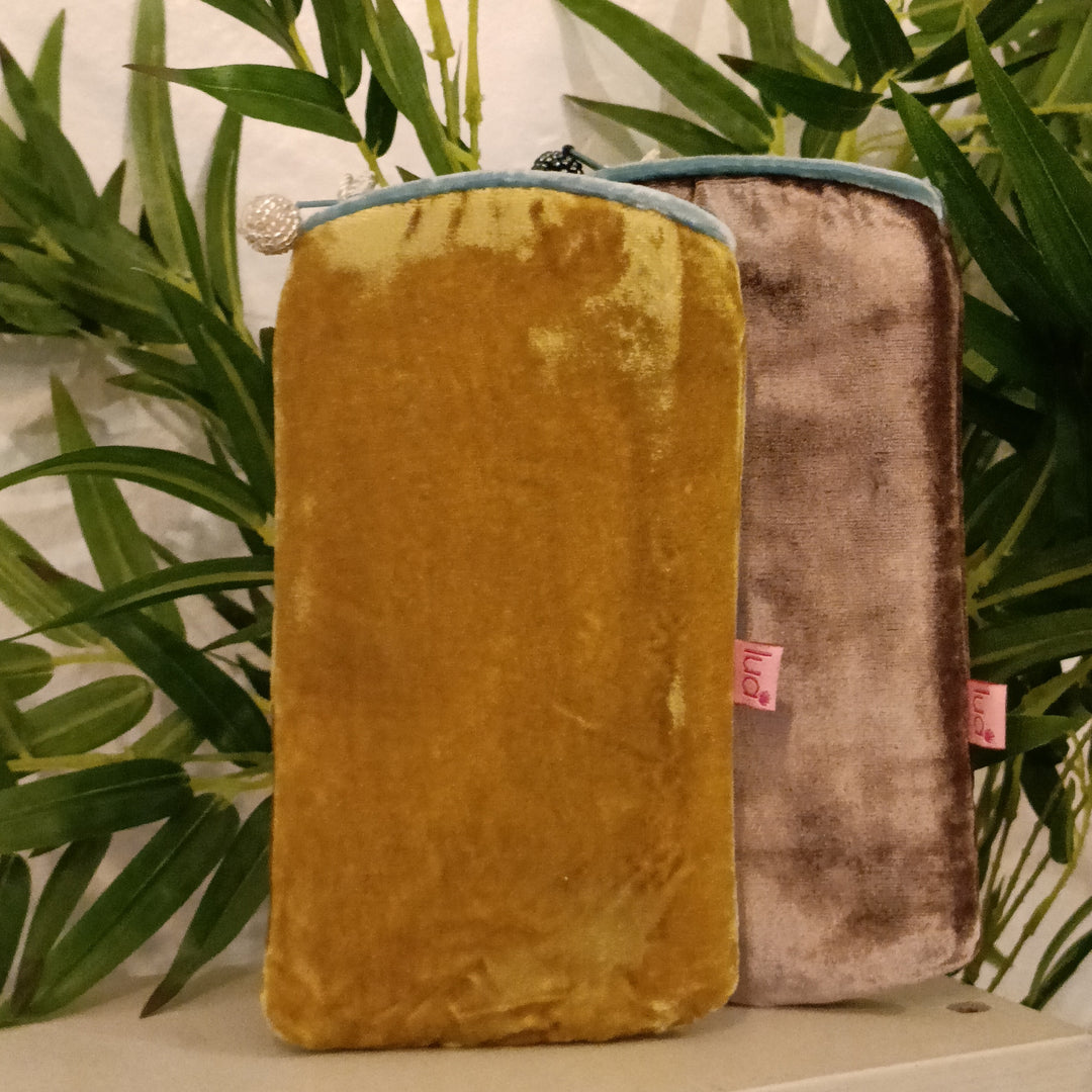 Velvet Glasses Purse