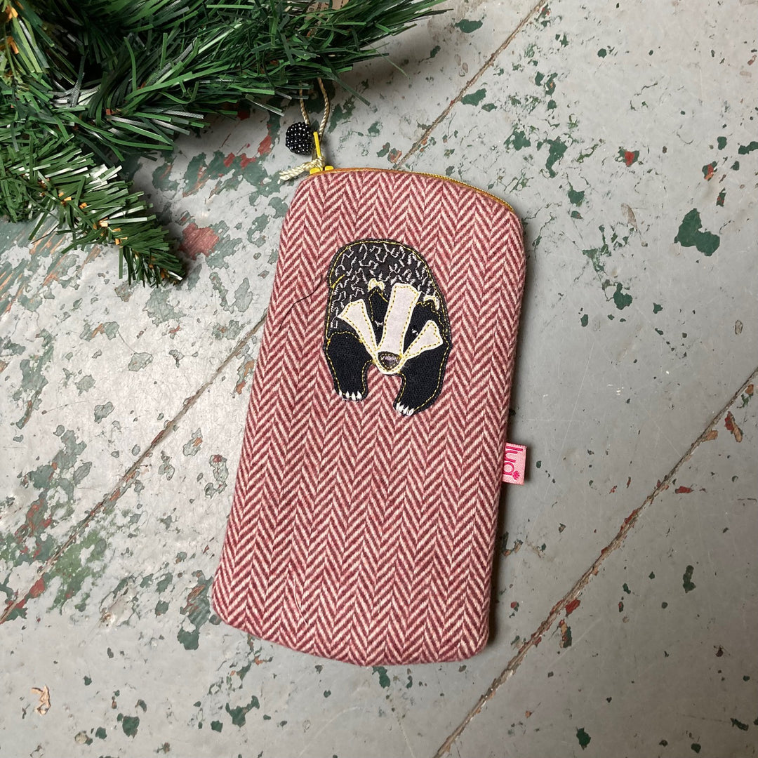 Badger Glasses Purse