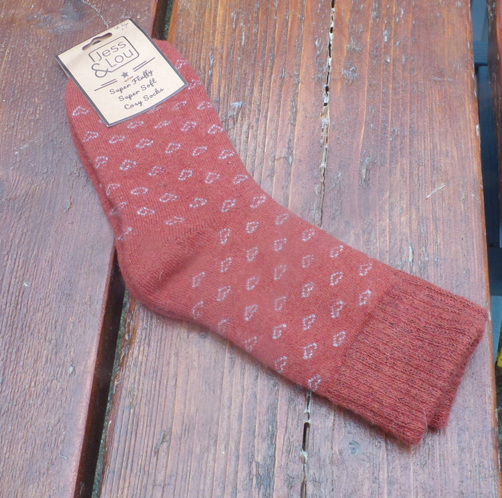 Rib Socks with Hollow Hearts