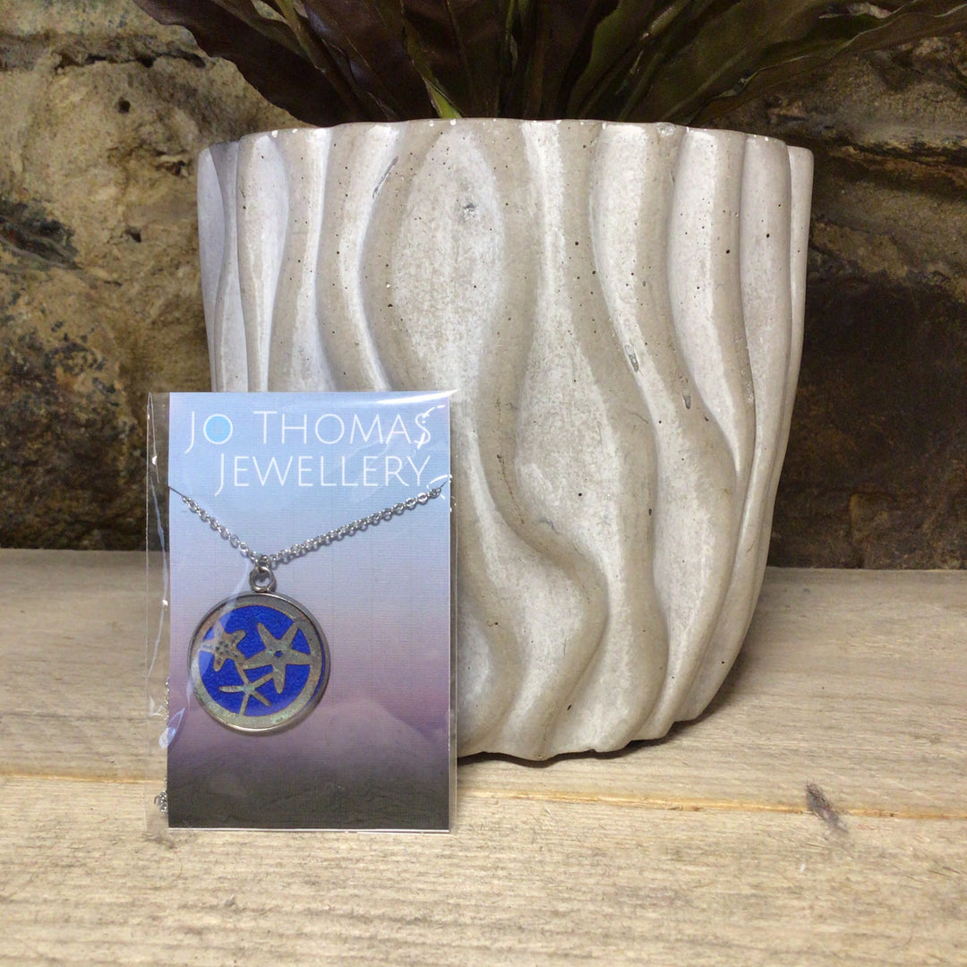 25mm Stainless Steel and Resin Pendant with Chain - Sealife Collection
