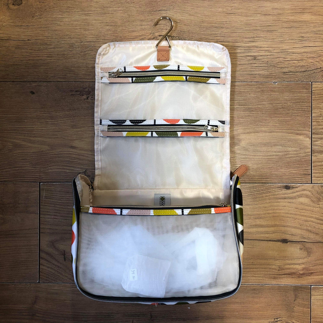 Classic Multi Stem Hanging Wash Bag