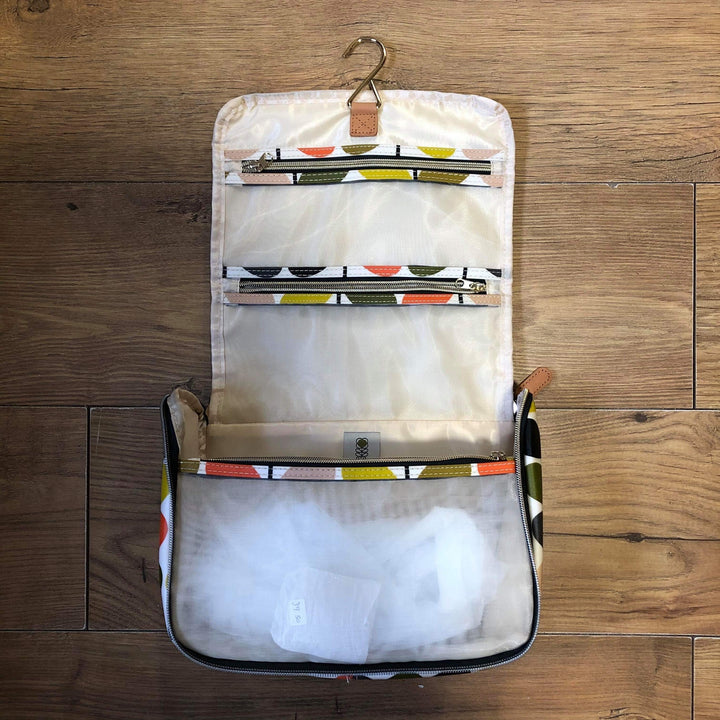 Classic Multi Stem Hanging Wash Bag