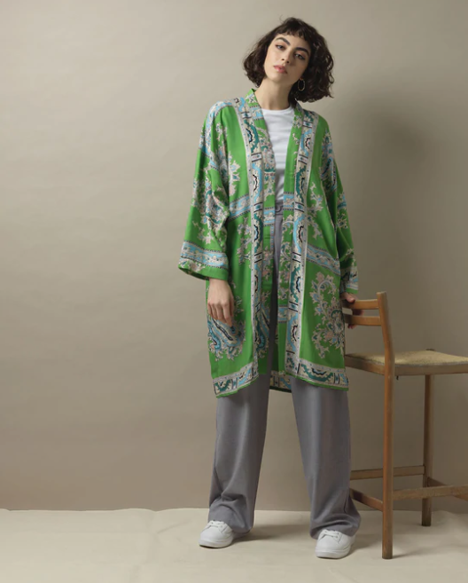 Handkerchief Collar Kimono