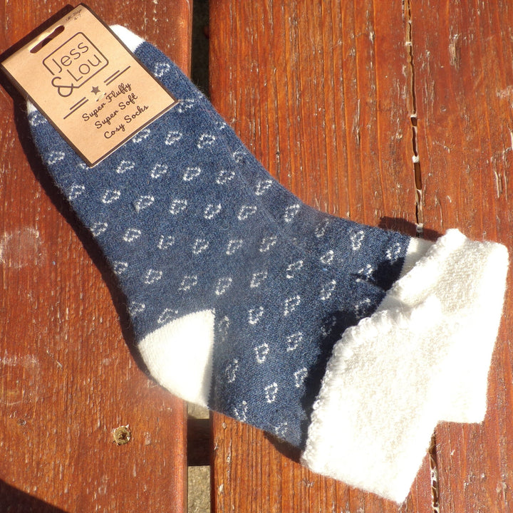 Cuff Socks with Hollow Hearts