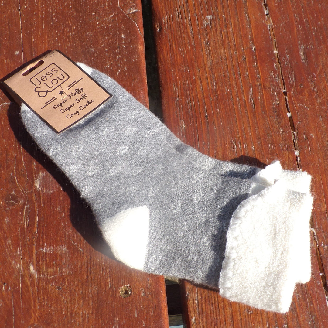 Cuff Socks with Hollow Hearts
