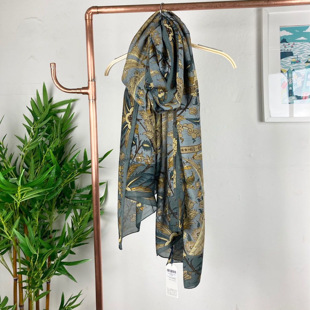 Decadent Scarf - Grey