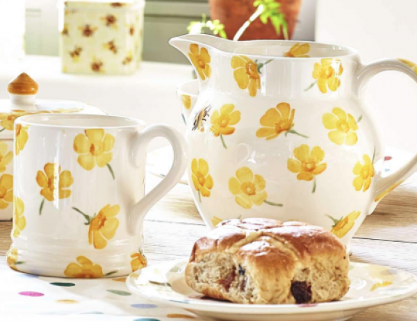 Buttercup Scattered 1 1/2 Pint Jug