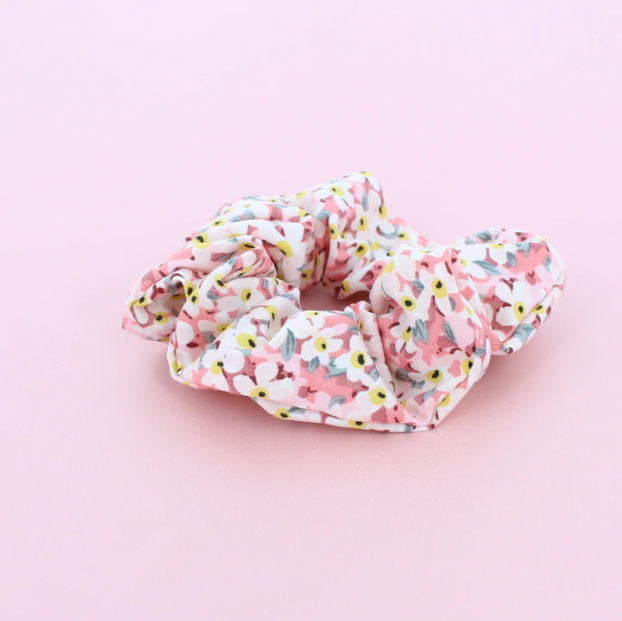 Sweet Pea Scrunchie