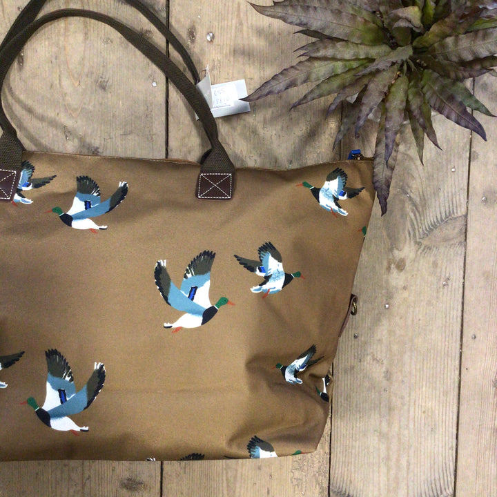 Weekend Oundle Bag - Flying Ducks